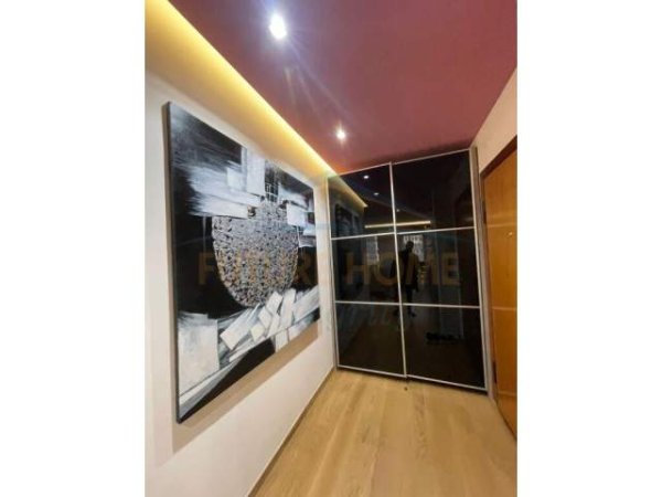 Tirane, jepet me qera apartament 2+1+A+BLK Kati 5, 136 m² 1.500 Euro (Rr. Elbasanit)