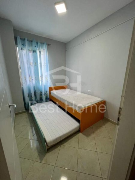 Tirane, jepet me qera apartament 2+1+BLK Kati 4, 76 m² 35.000 Leke (Kompleksi Tom Doshit)