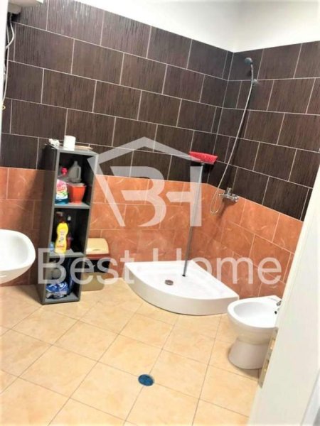 Tirane, jepet me qera apartament 2+1+BLK Kati 4, 76 m² 35.000 Leke (Kompleksi Tom Doshit)