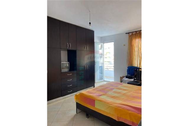 Tirane, jepet me qera apartament 2+1+A+BLK Kati 3, 111 m² 520 Euro (komuna parisit)