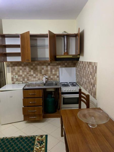 Tirane, jepet me qera apartament 1+1+BLK Kati 2, 50 m² 40.000 Leke (rruga mine peza,prane  prokurorise)