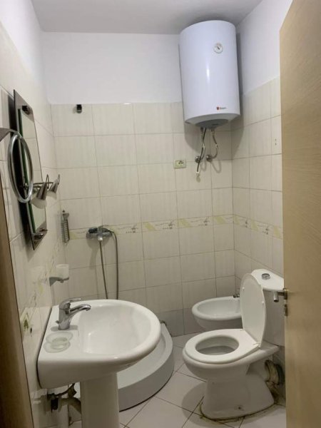 Tirane, jepet me qera apartament 1+1+BLK Kati 2, 50 m² 40.000 Leke (rruga mine peza,prane  prokurorise)