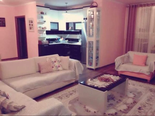 Tirane, jepet me qera apartament 2+1+A+BLK Kati 6, 135 m² 600 Euro