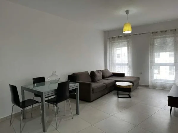 Tirane, jepet me qera apartament 1+1 Kati 4, 64 m² 480 Euro (Frosina Plaku, Kompleksi Kontakt/Magnet)