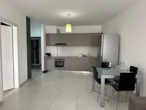 Tirane, jepet me qera apartament 1+1 Kati 4, 64 m² 480 Euro (Frosina Plaku, Kompleksi Kontakt/Magnet)