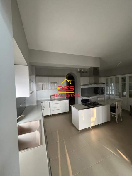 Vlore, ofert Penthouse 3+1+BLK Kati 10, 373 m² 839.250 Euro (Rruga Murat Terbaci)