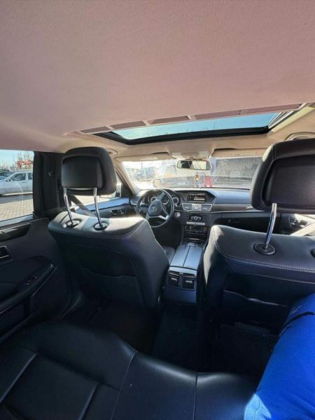 Tirane, shitet makine Mercedes-Benz Viti 2015, 16.000 Euro
