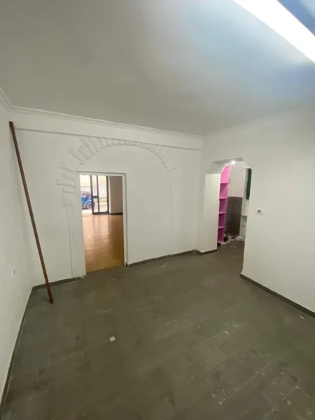 Tirane, shitet apartament 1+1 Kati 0, 53 m² 450 Euro