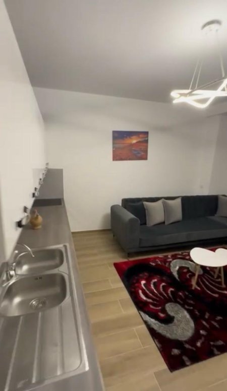 Tirane, jepet me qera apartament 1+1+BLK Kati 7, 70 m² 500 Euro (Vizion Plus)