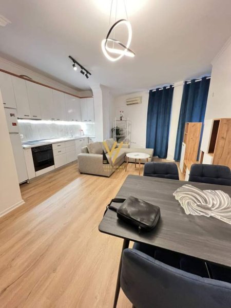 Tirane, shitet apartament 1+1+BLK Kati 7, 70 m² 80.000 Euro (FRESKU)