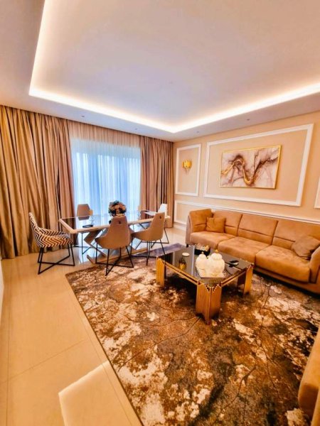 Tirane, shitet apartament 2+1 139 m²