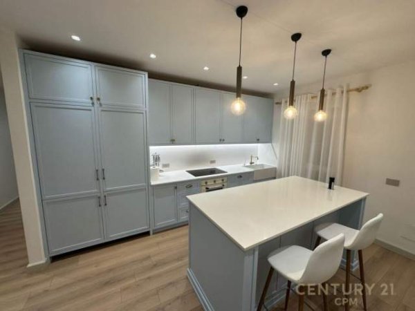 Tirane, jepet me qera apartament 2+1 Kati 2, 145 m² 1.600 Euro (TEG)