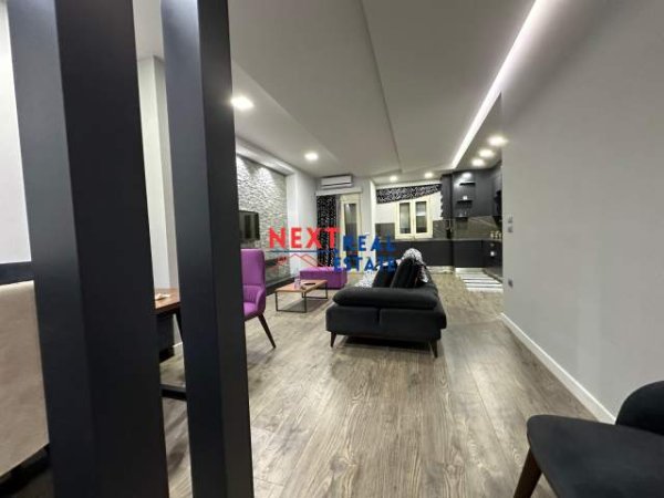 Vlore, jepet me qera 1+1+A+BLK Kati 5, 80 m² 400 Euro (Skele)