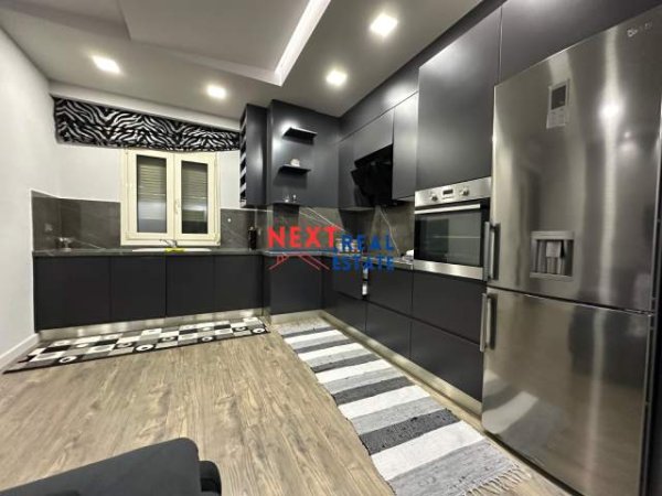 Vlore, jepet me qera 1+1+A+BLK Kati 5, 80 m² 400 Euro (Skele)