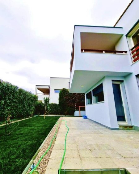 Tirane, shitet Vile 220 m²  (Long Hill Residence)