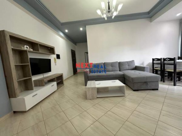 Vlore, jepet me qera 2+1+BLK Kati 5, 90 m² 400 Euro (LUNGOMARE. VLORE)