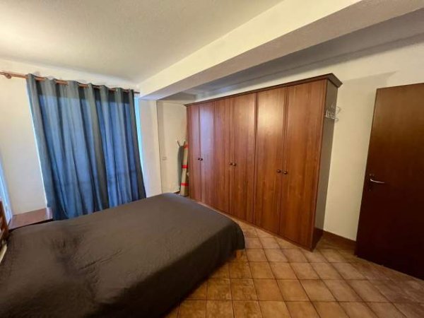 Tirane, jepet me qera apartament 1+1 Kati 4, 90 m² 450 Euro (Myslym Shyri)