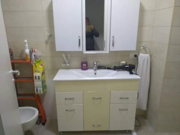 Tirane, jepet me qera apartament 2+1+BLK Kati 2, 90 m² 450  (Rr. Siri Kodra)