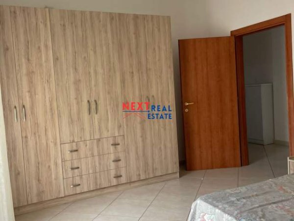 Vlore, jepet me qera apartament 2+1+BLK Kati 4, 105 m² 300 Euro (RRUGA E CIPAJVE, VLORE)