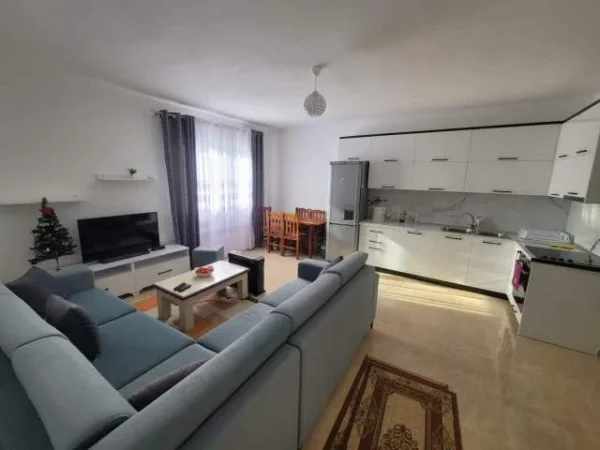 !DHENE!Durres, jepet me qera apartament 2+1 Kati 4, 91 m² 300 Euro (Rr. Aleksander Goga, Durres)
