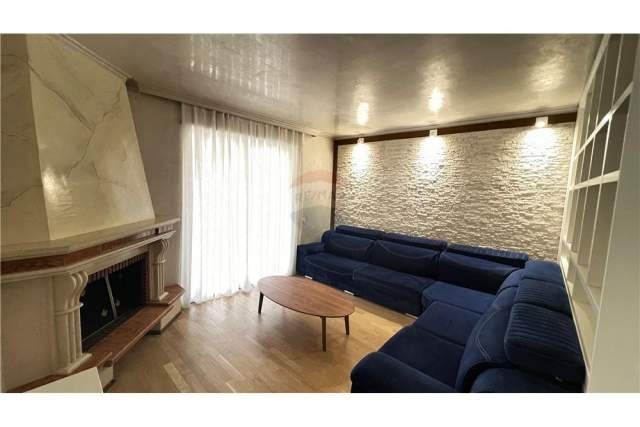Tirane, jepet me qera apartament duplex 3+1+A+BLK Kati 7, 100 m² 1.500 Euro (komuna parisit)