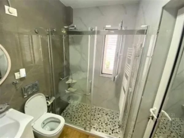 Tirane, shitet apartament 2+1+A Kati 5, 54 m² 145.000 Euro (rruga e kavajes)
