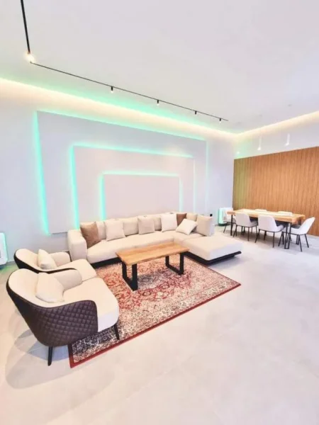 Tirane, shitet Vile 440 m²  (PEZE)