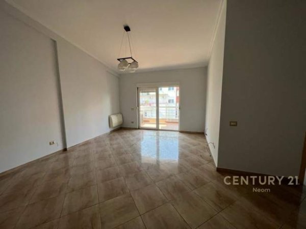 Tirane, jepet me qera apartament 3+1+A+BLK Kati 5, 170 m² 1.000 Euro (LIQENI I THATE)