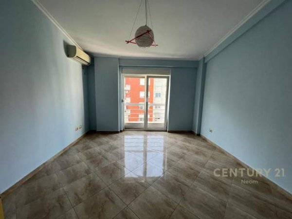 Tirane, jepet me qera apartament 3+1+A+BLK Kati 5, 170 m² 1.000 Euro (LIQENI I THATE)