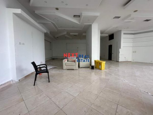 Vlore, jepet me qera dyqan Kati 0, 135 m² 1.000 Euro (LUNGOMARE. VLORE)