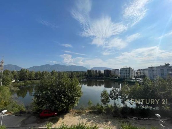 Tirane, jepet me qera apartament 3+1+A+BLK Kati 1, 135 m² 550 Euro