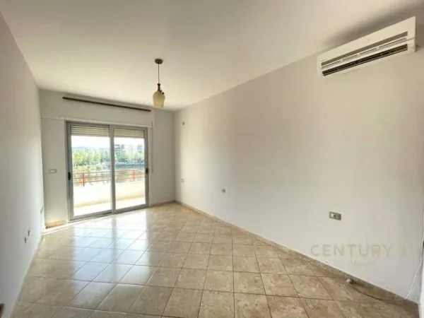 Tirane, jepet me qera apartament 3+1+A+BLK Kati 1, 135 m² 550 Euro