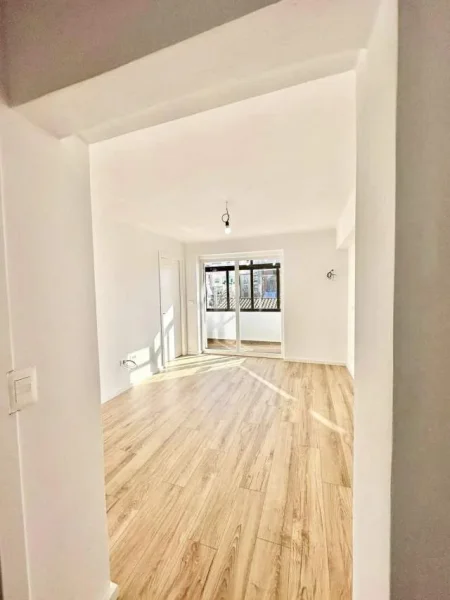 Tirane, shitet apartament 2+1 62 m² 88.000  (Oxhaku)