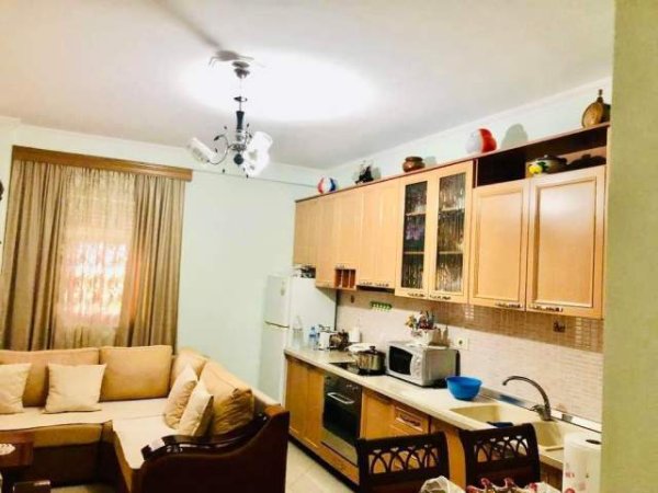 Tirane, shitet apartament 120 m² 188.000 Euro (Qendren Kristal)