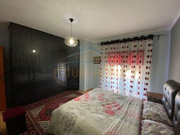 Tirane, jepet me qera apartament 2+1+A+BLK Kati 7, 110 m² 650 Euro (Komuna e Parisit)