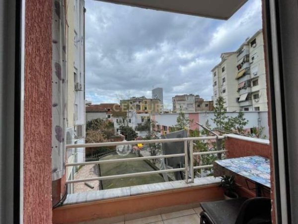 Tirane, shitet apartament 110 m² 197.000 Euro