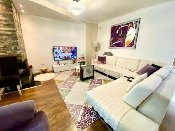 Tirane, shitet apartament 105 m² 118.000 Euro (fresku)