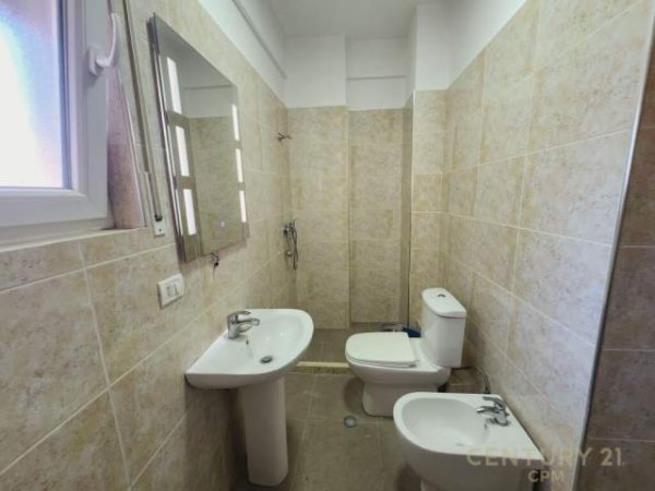 Tirane, shitet apartament 103 m² 150.000 Euro (liqeni)