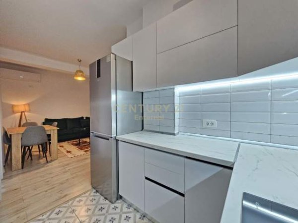 Tirane, jepet me qera apartament 2+1+A+BLK 100 m² 650 Euro (Vilat gjermane)