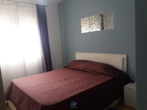 Tirane, jepet me qera apartament Kati 4, 85 m² 600 Euro (Rruga 5 Maji)