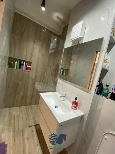 Tirane, jepet me qera apartament 2+1+BLK Kati 3, 85 m² 650 Euro (Pazari i Ri)