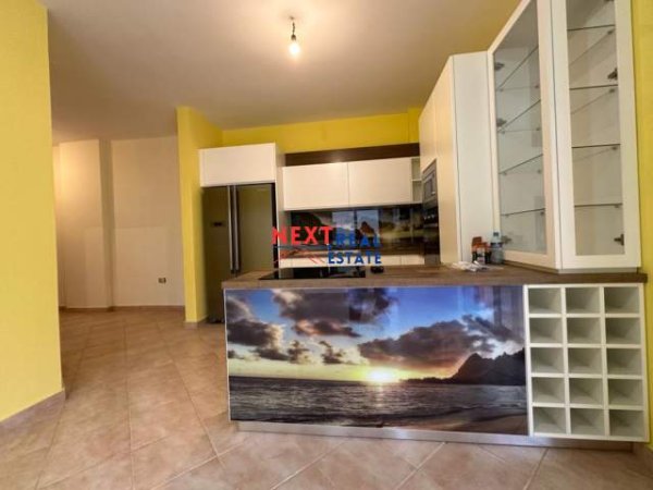 Vlore, shitet apartament 2+1+BLK Kati 7, 123 m²; 175.000 Euro (Prane shkolles se Marines)