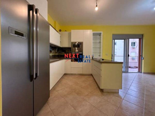 Vlore, shitet apartament 2+1+BLK Kati 7, 123 m²; 175.000 Euro (Prane shkolles se Marines)