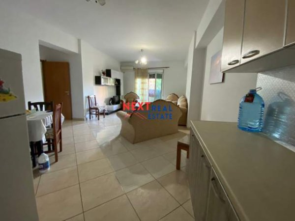 Vlore, jepet me qera apartament 2+1+BLK Kati 4, 100 m² 350 Euro (RRUGA E CIPAJVE, VLORE)