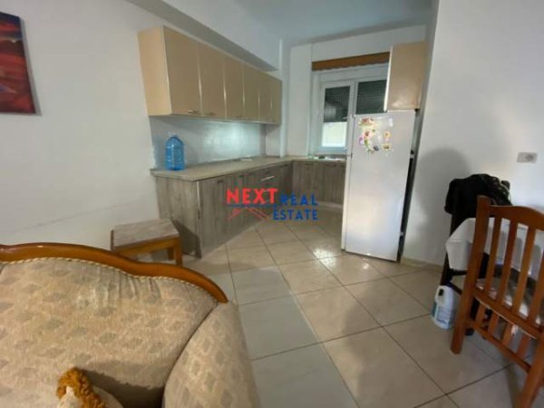 Vlore, jepet me qera apartament 2+1+BLK Kati 4, 100 m² 350 Euro (RRUGA E CIPAJVE, VLORE)