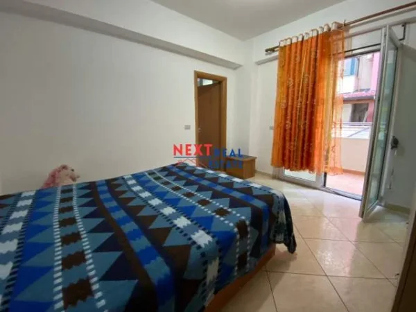 Vlore, jepet me qera apartament 2+1+BLK Kati 4, 100 m² 350 Euro (RRUGA E CIPAJVE, VLORE)