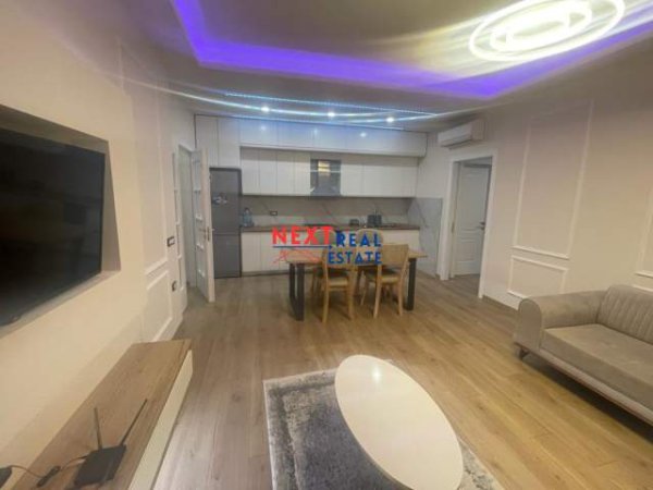 Vlore, jepet me qera apartament 2+1+BLK Kati 2, 70 m² 600 Euro (Tek Raiffeisen Bank)