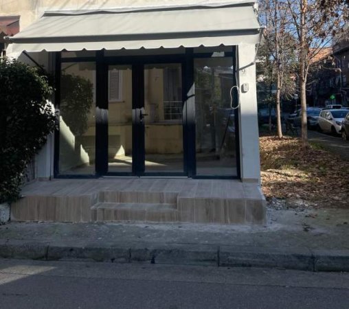 Tirane, jepet me qera dyqan Kati 0, 40 m² 600 Euro (Mihal Popi)