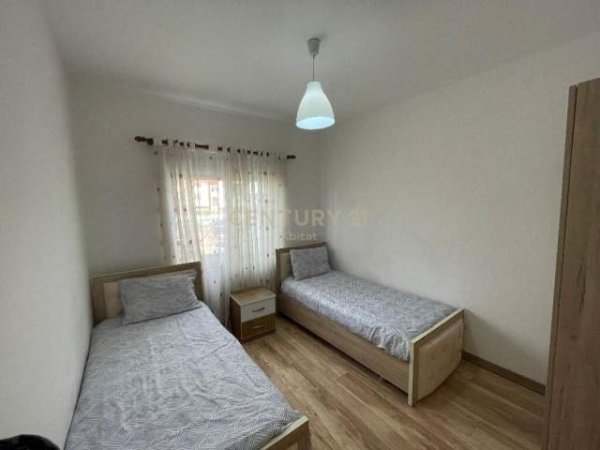 Tirane, shitet apartament 115 m² 168.000 Euro