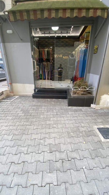 Tirane, shes dyqan Kati 0, 16 m² 3.500 Euro/m2 (Rruga kosovareve)